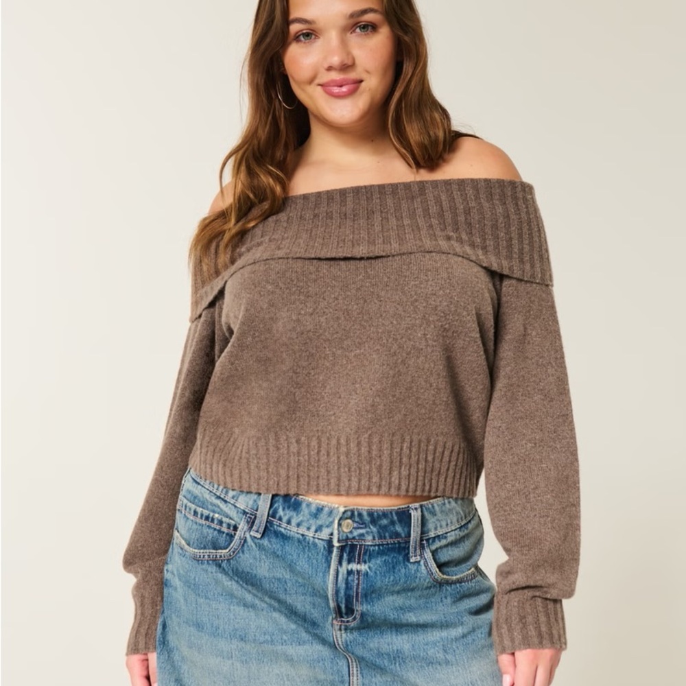 Hollister Off-Shoulder Brown Sweater